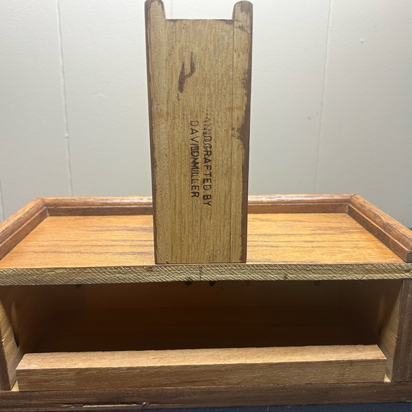 Vintage knick knack shelf / ledge - wood wall hanging decor - 16" across - Picture 12 of 12